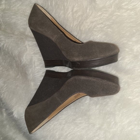 Kors Michael Kors Size 7 M Brown Suede MaryJane Wedge Shoes - Picture 2 of 8